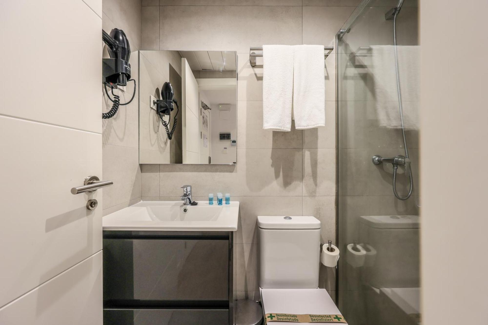 Amazinn Places Blasco De Garay 113 Madrid Exterior foto