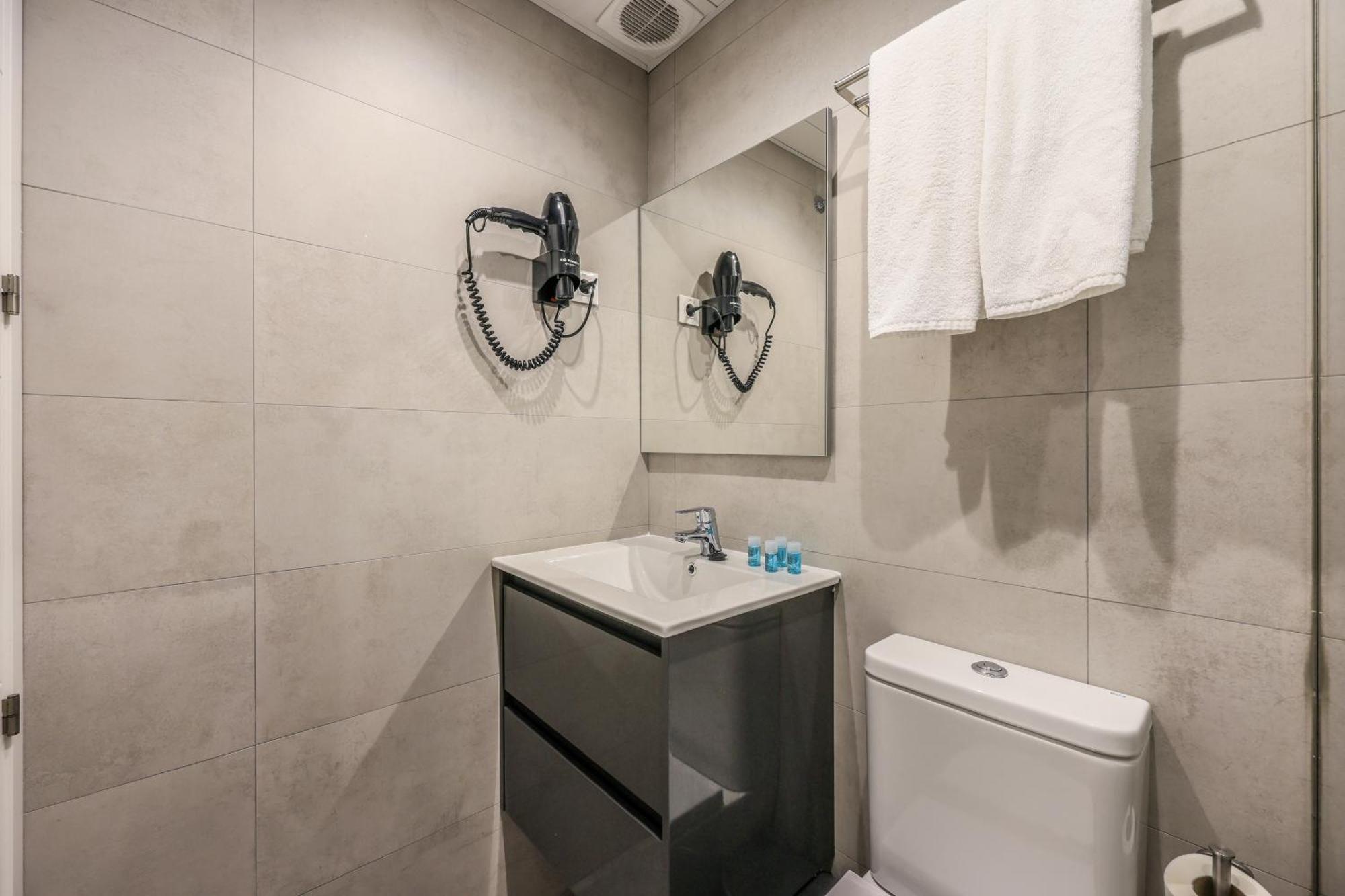 Amazinn Places Blasco De Garay 113 Madrid Exterior foto